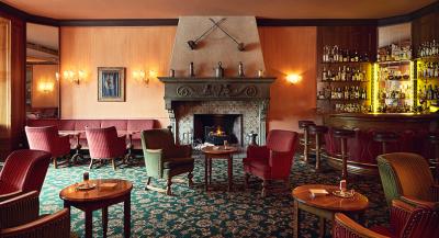 Renaissance Bar - Vintage Cigar Lounge
